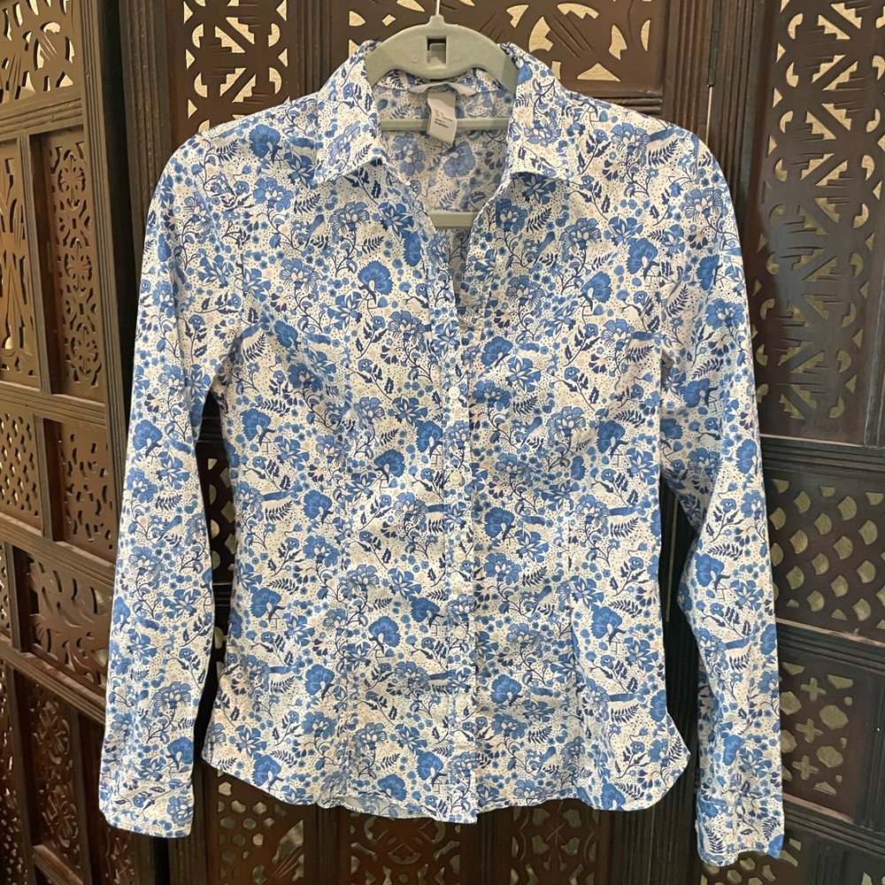 White and Blue Floral Long-Sleeve H&M Dress Shirt (Sz 6)